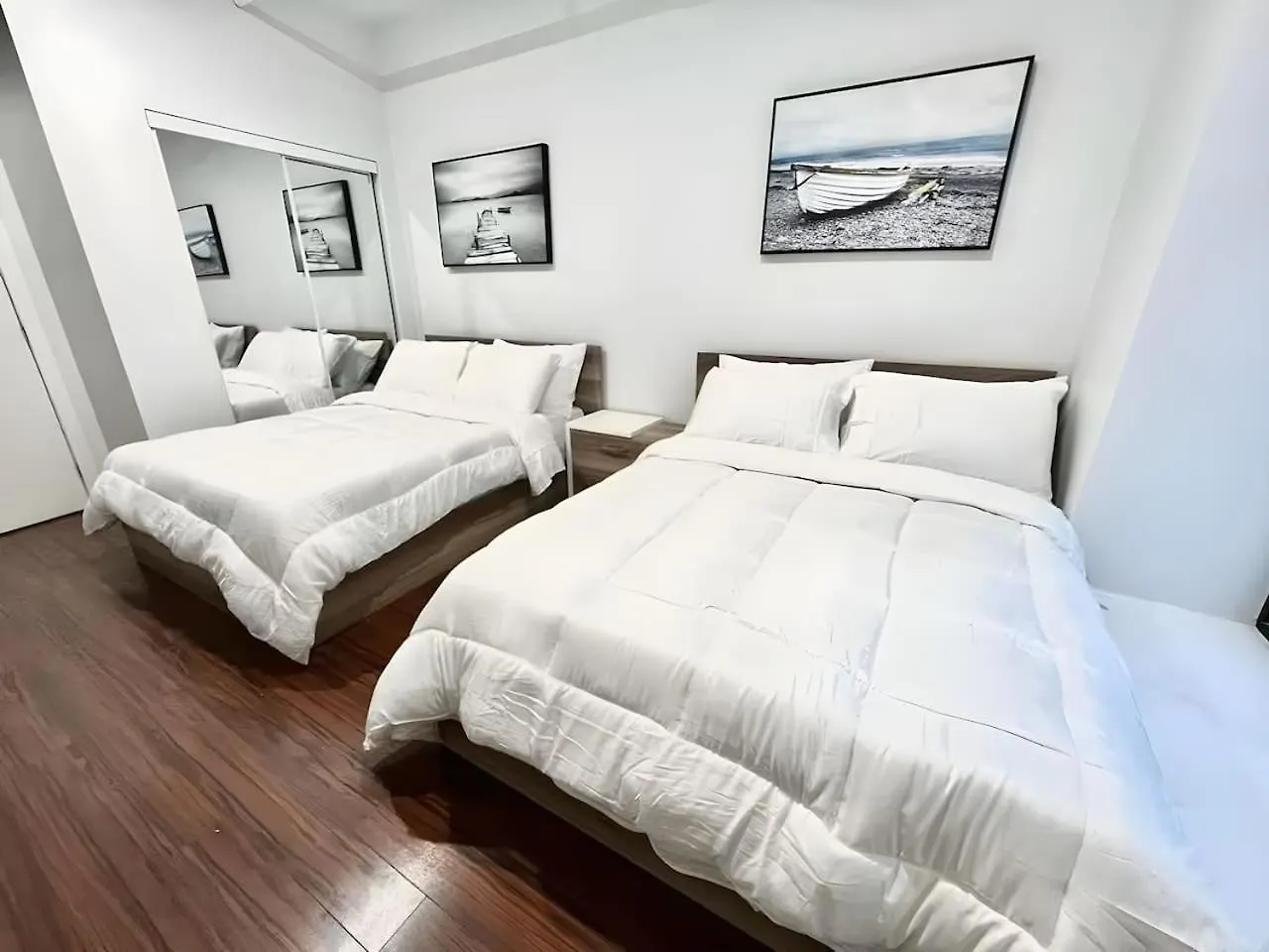 Central 1Bdr Apartment On Bishop Central Mtl Zx6 Montreal