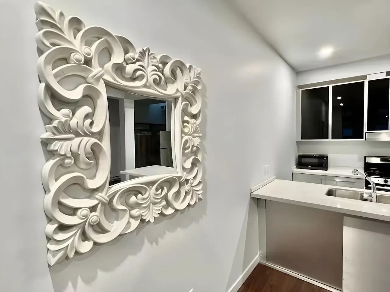 Central 1Bdr Apartment On Bishop Central Mtl Zx6 Montreal Canada