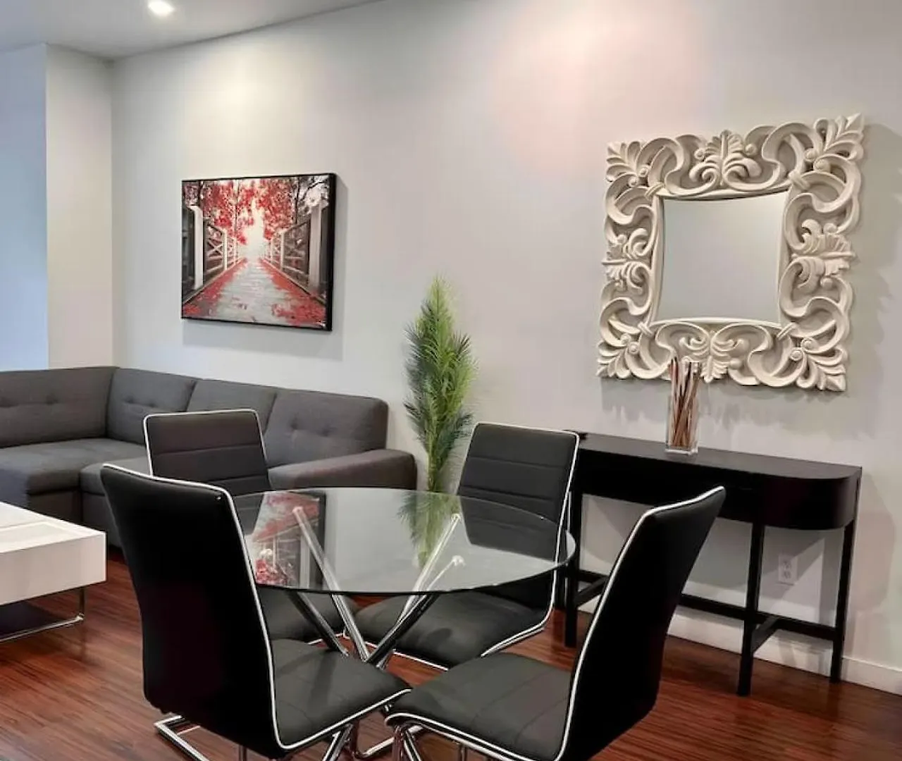 Central 1Bdr Apartment On Bishop Central Mtl Zx6 Montreal
