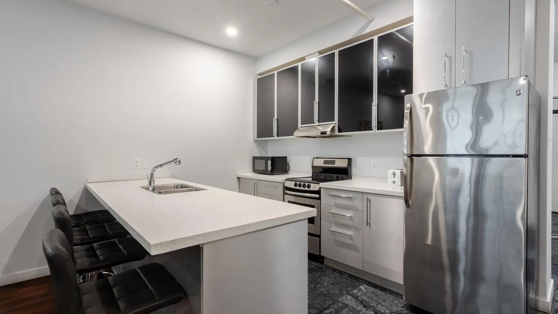 Central 1Bdr Apartment On Bishop Central Mtl Montreal Kanada