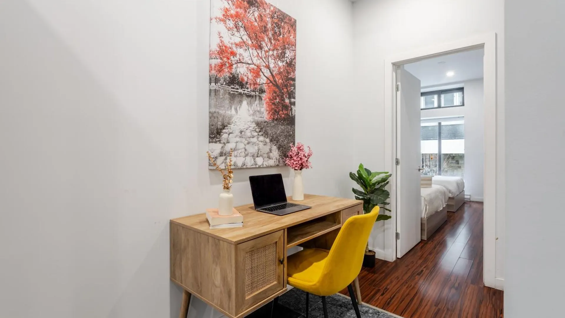 Central 1Bdr Apartment On Bishop Central Mtl Montreal 0*,  Kanada