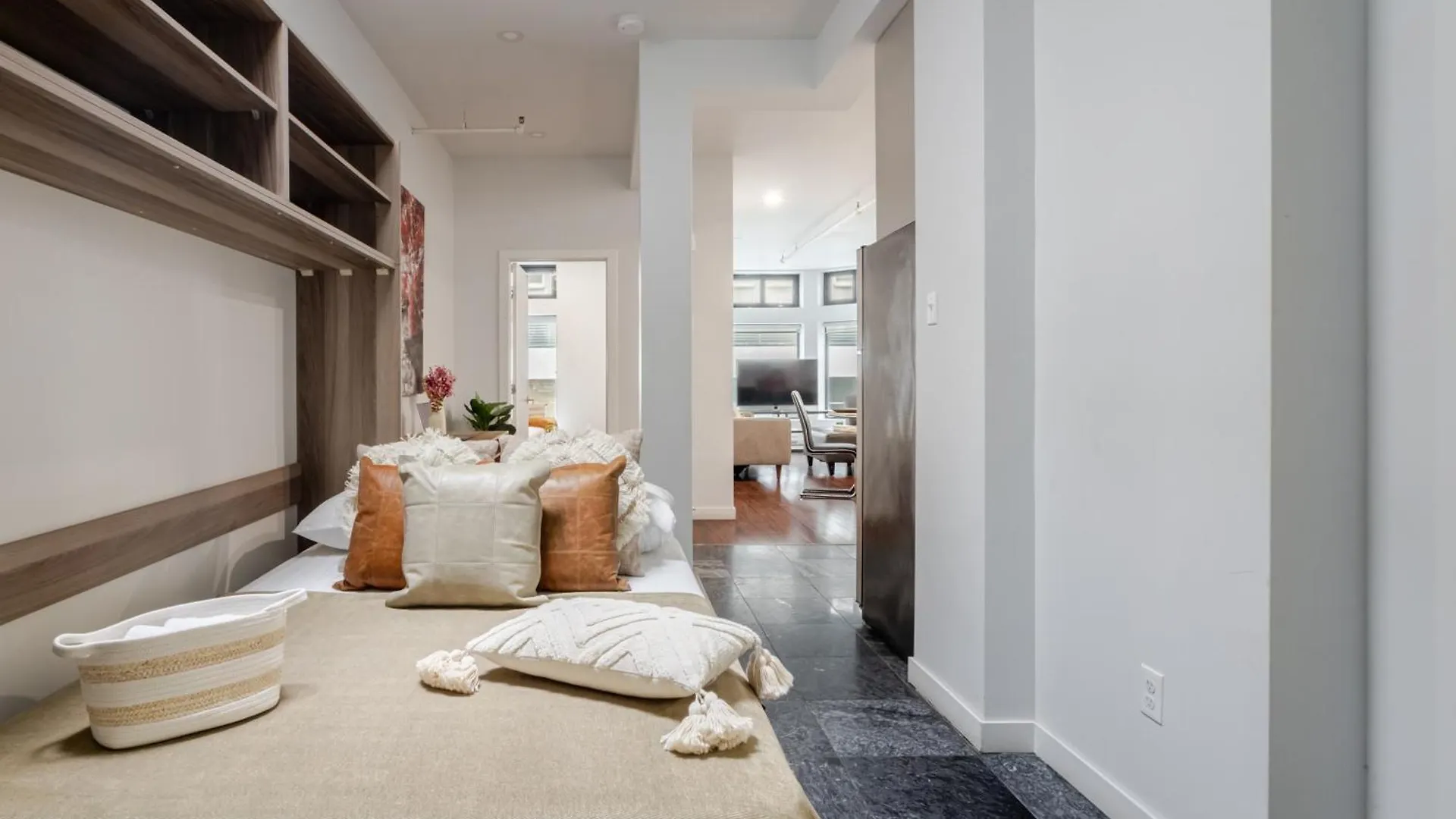 Central 1Bdr Apartment On Bishop Central Mtl Montreal